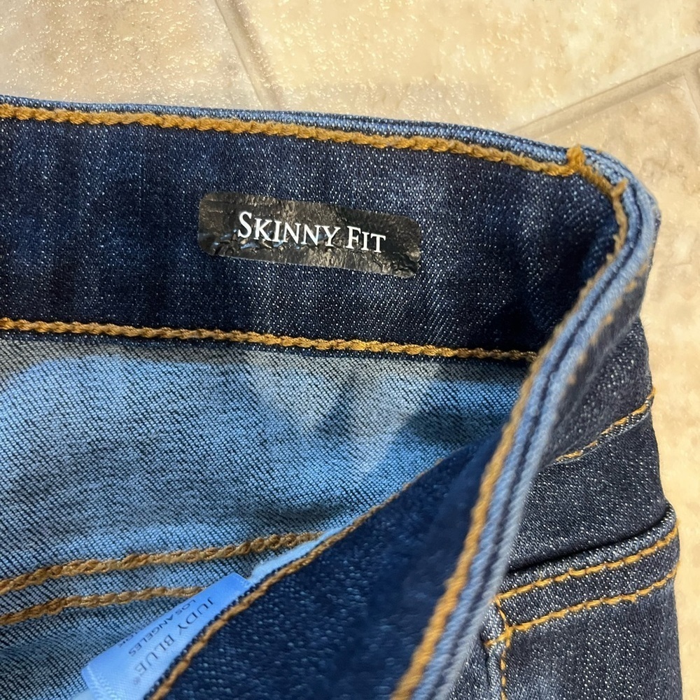 Women’s Judy Blue 0/24 skinny fit jeans like new distressed - Picture 5 of 9